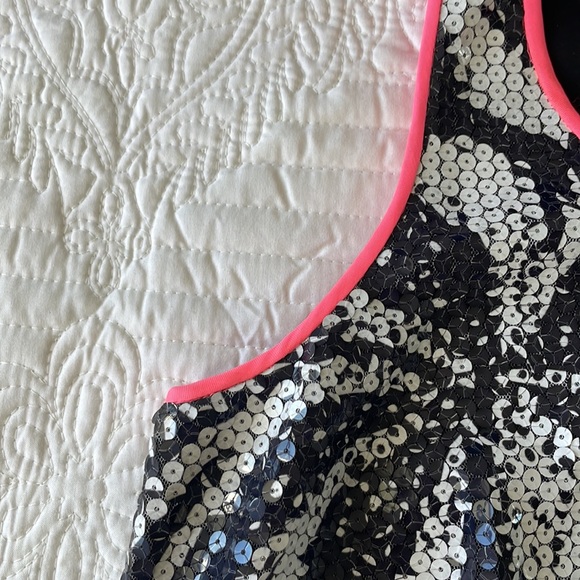 Lilly Pulitzer Courtin Sneak A Peek Black White Sequin Shift Dress 6 $268 - Picture 4 of 9